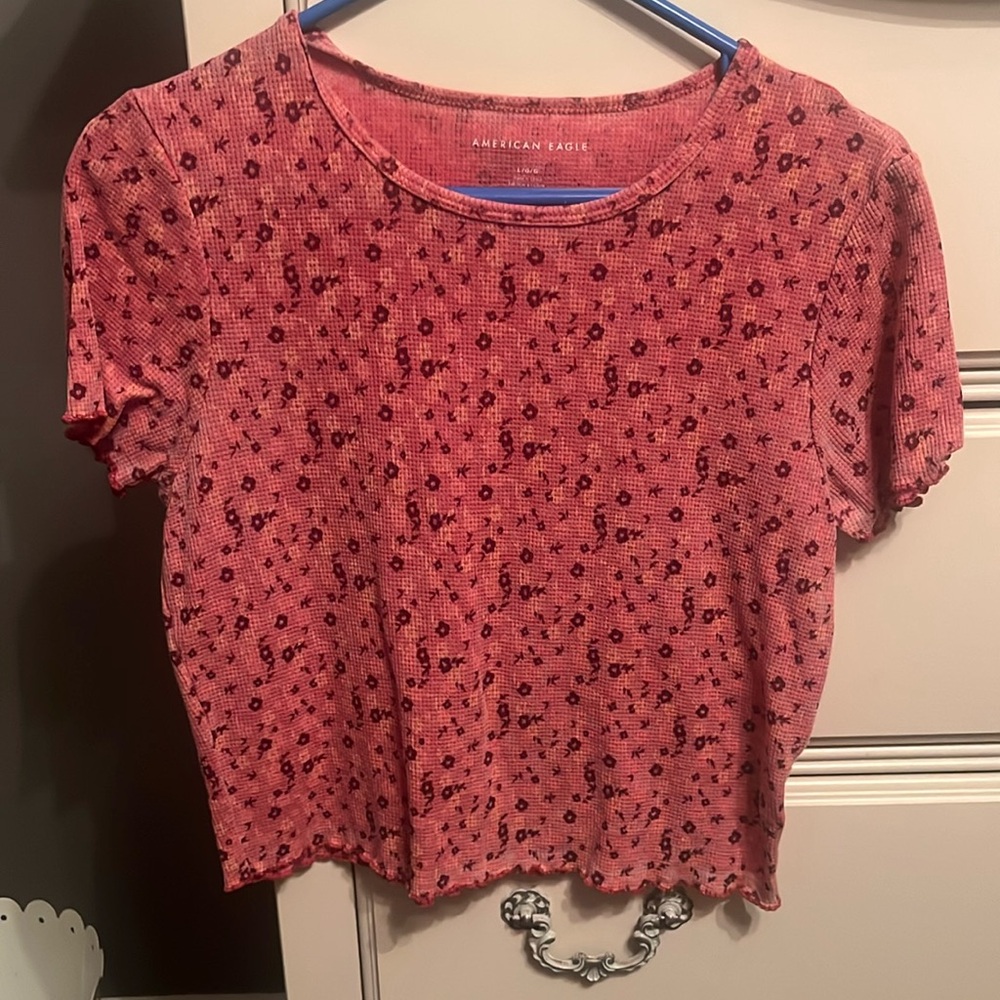 Size L American Eagle tee